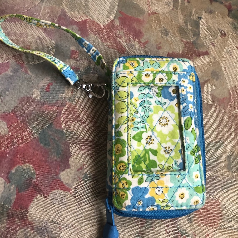 Lilly Pulitzer Wristlet holds Credit Cards, Pics $